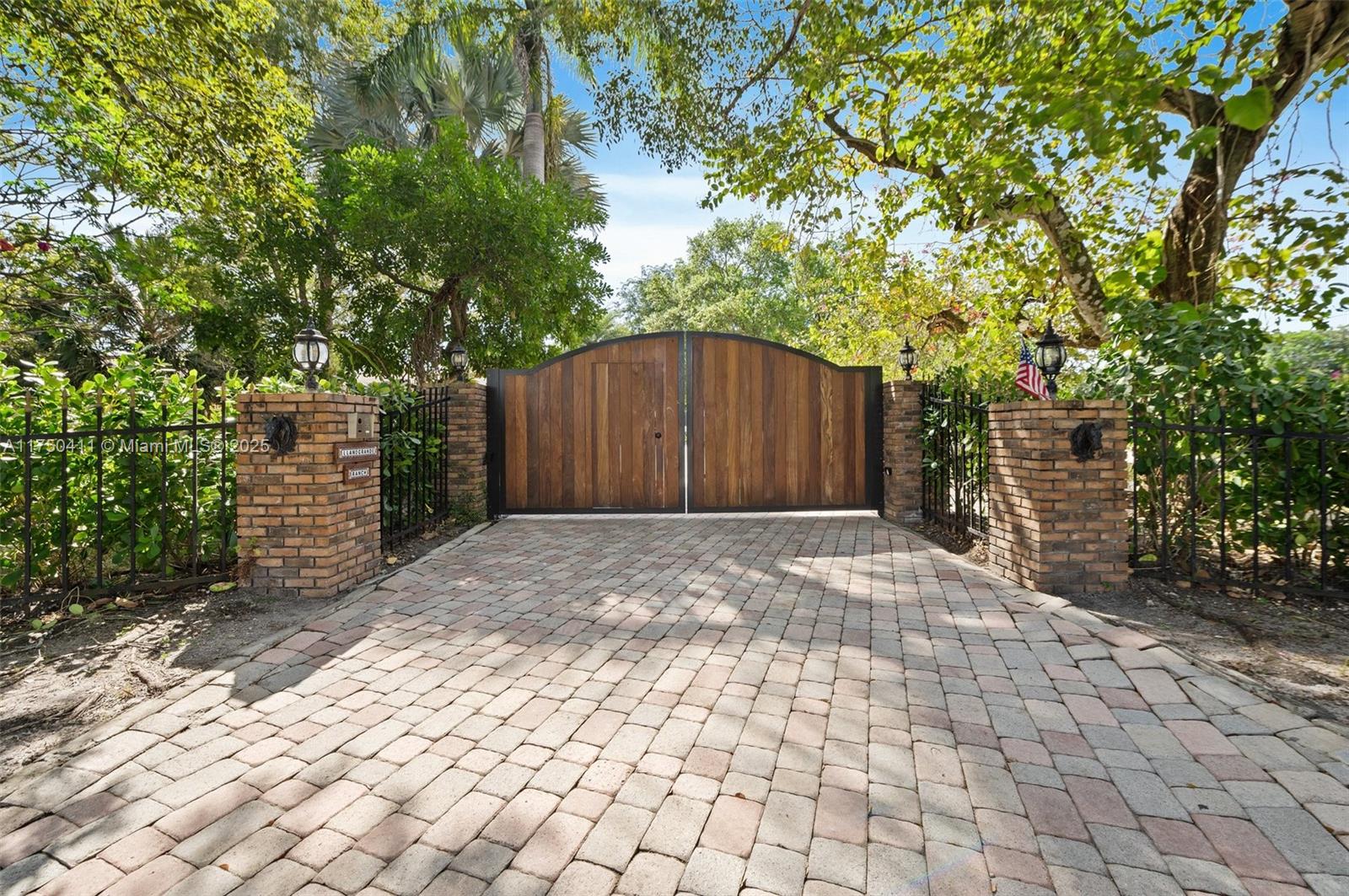 17220 Sw 46th St Property Photo