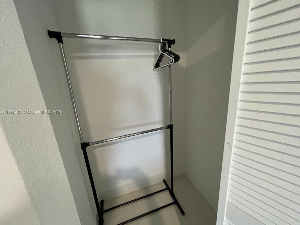 302 Nw 11th Ct Property Photo 26