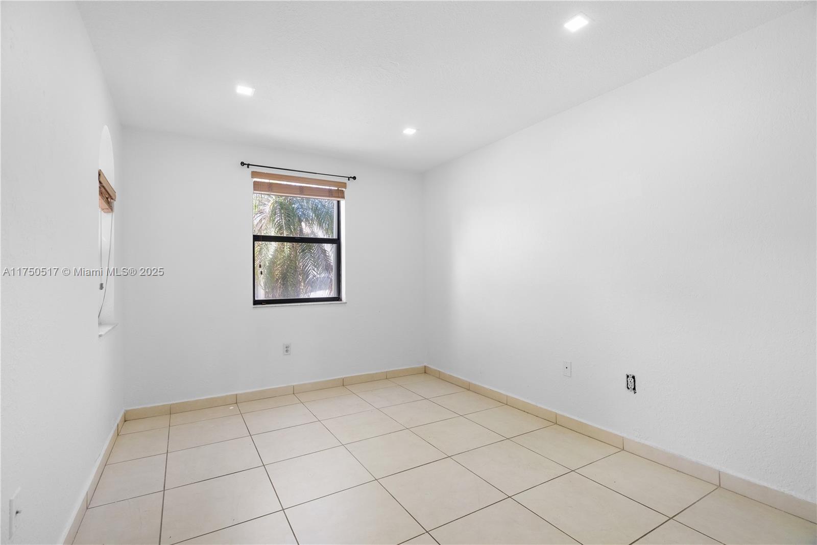 2090 Sw 122nd Ave 26 Property Photo 11