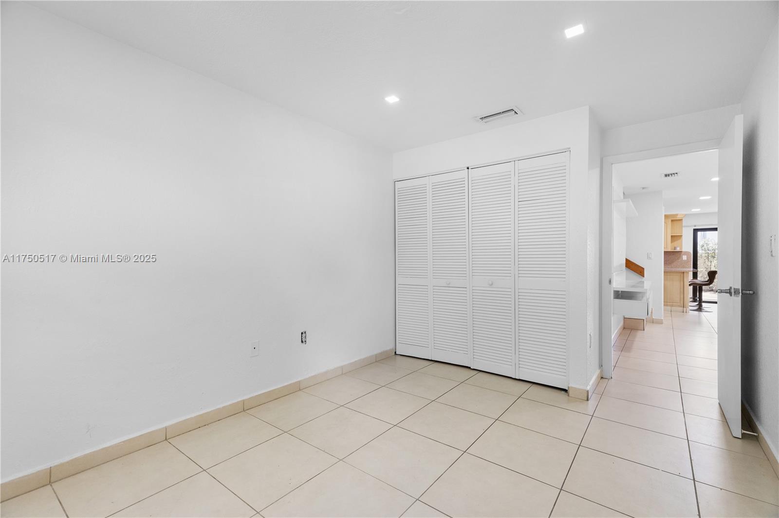 2090 Sw 122nd Ave 26 Property Photo 13