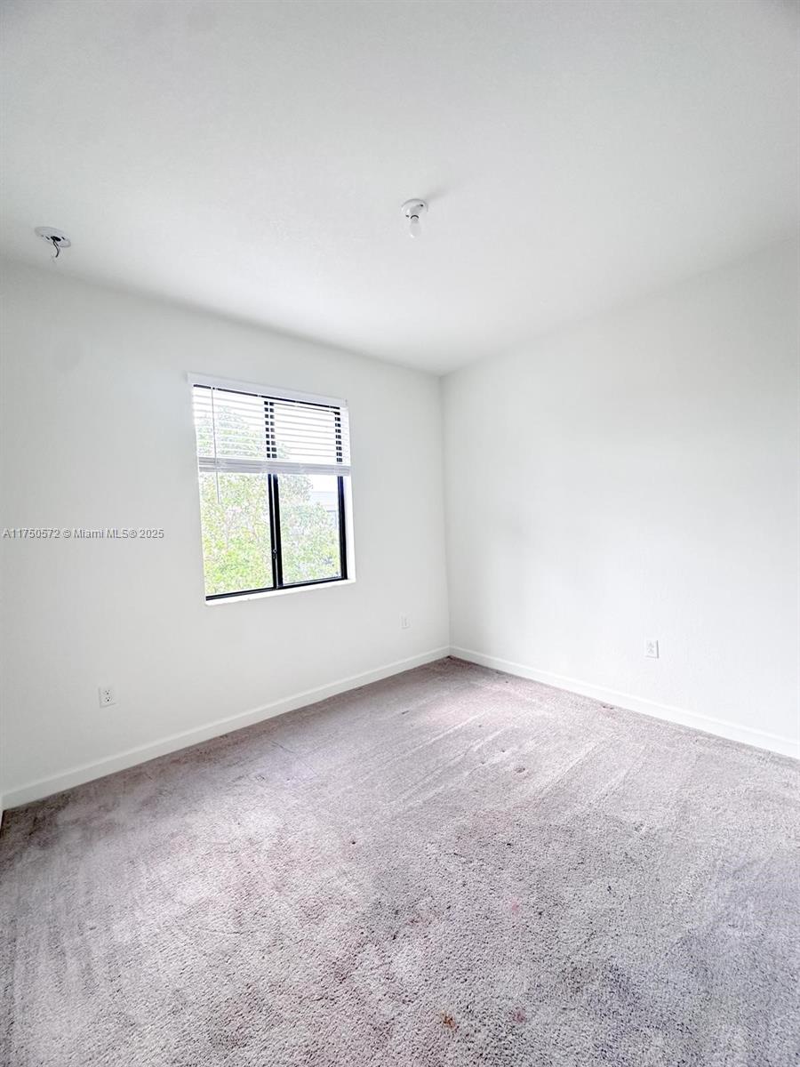 20661 Ne 2nd Ct 20661 Property Photo 6