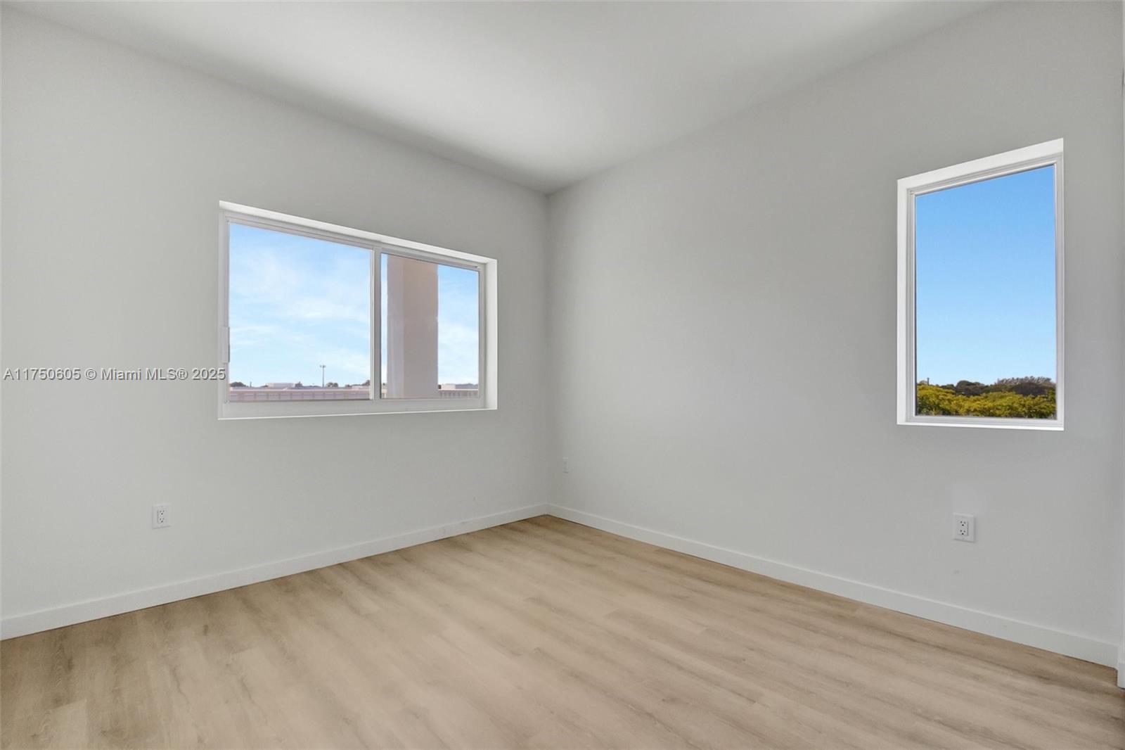 1715 N Dixie Hwy 2407 Property Photo 6