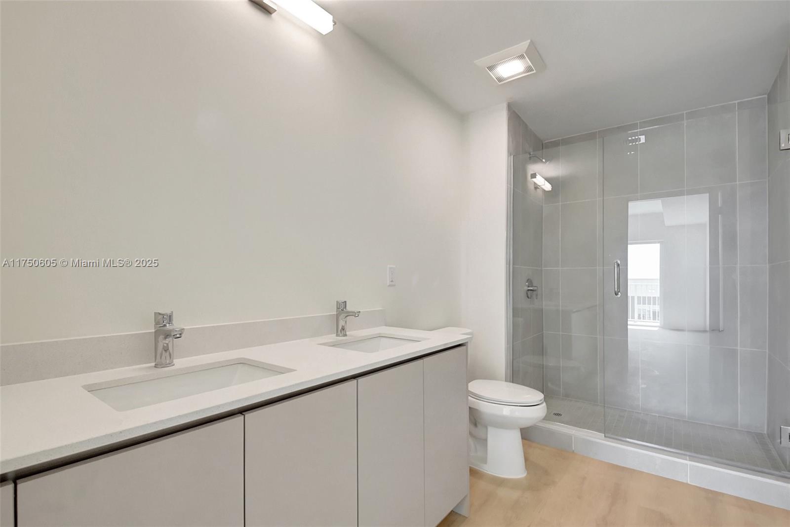 1715 N Dixie Hwy 2407 Property Photo 10