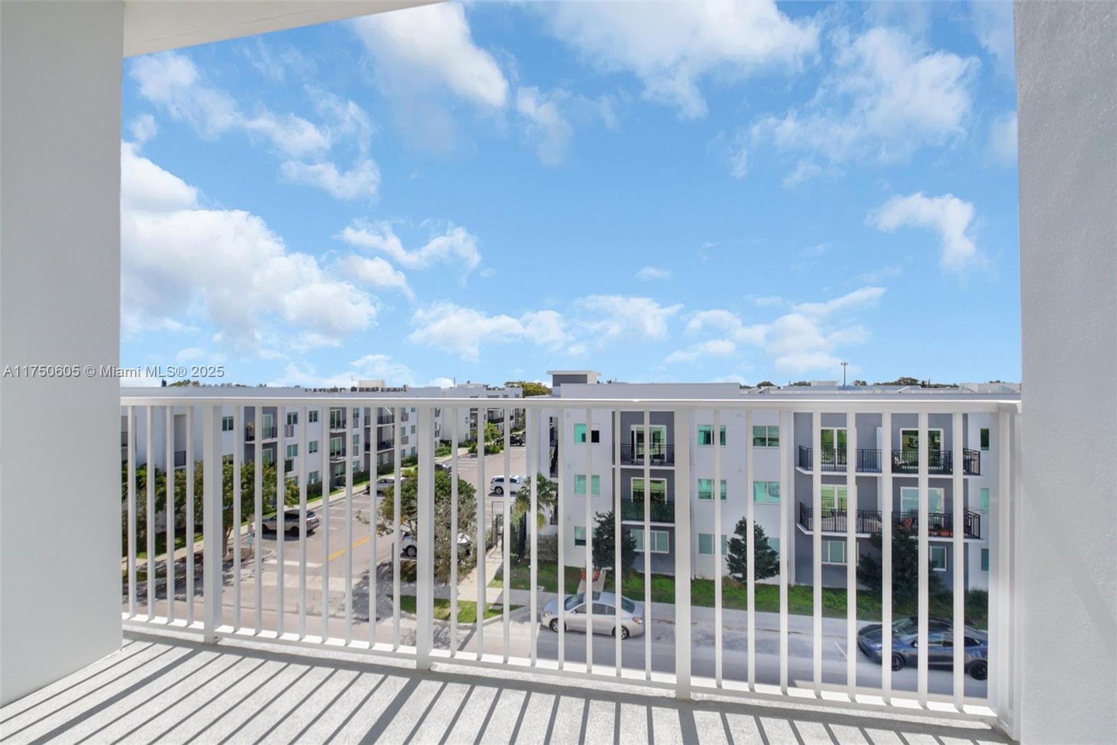 1715 N Dixie Hwy 2407 Property Photo 12