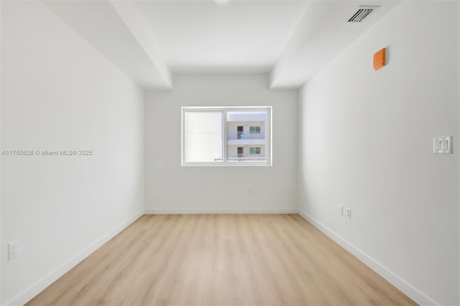 1715 N Dixie Hwy 2201 Property Photo 6