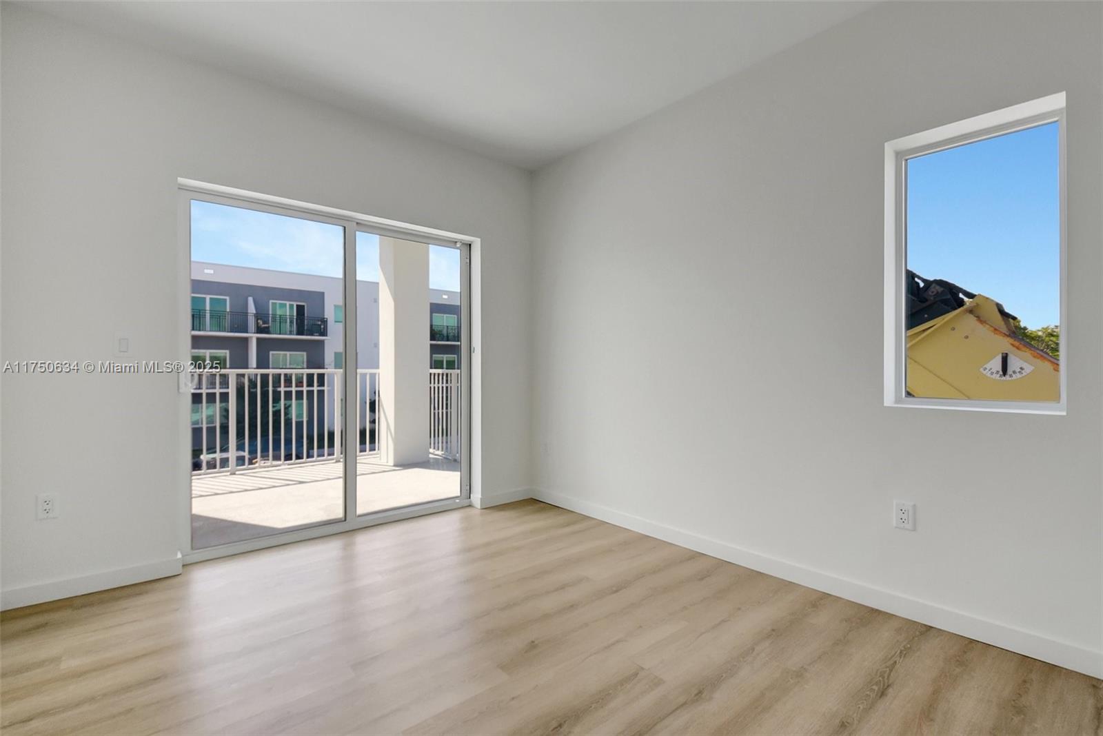 1715 N Dixie Hwy 2208 Property Photo 5