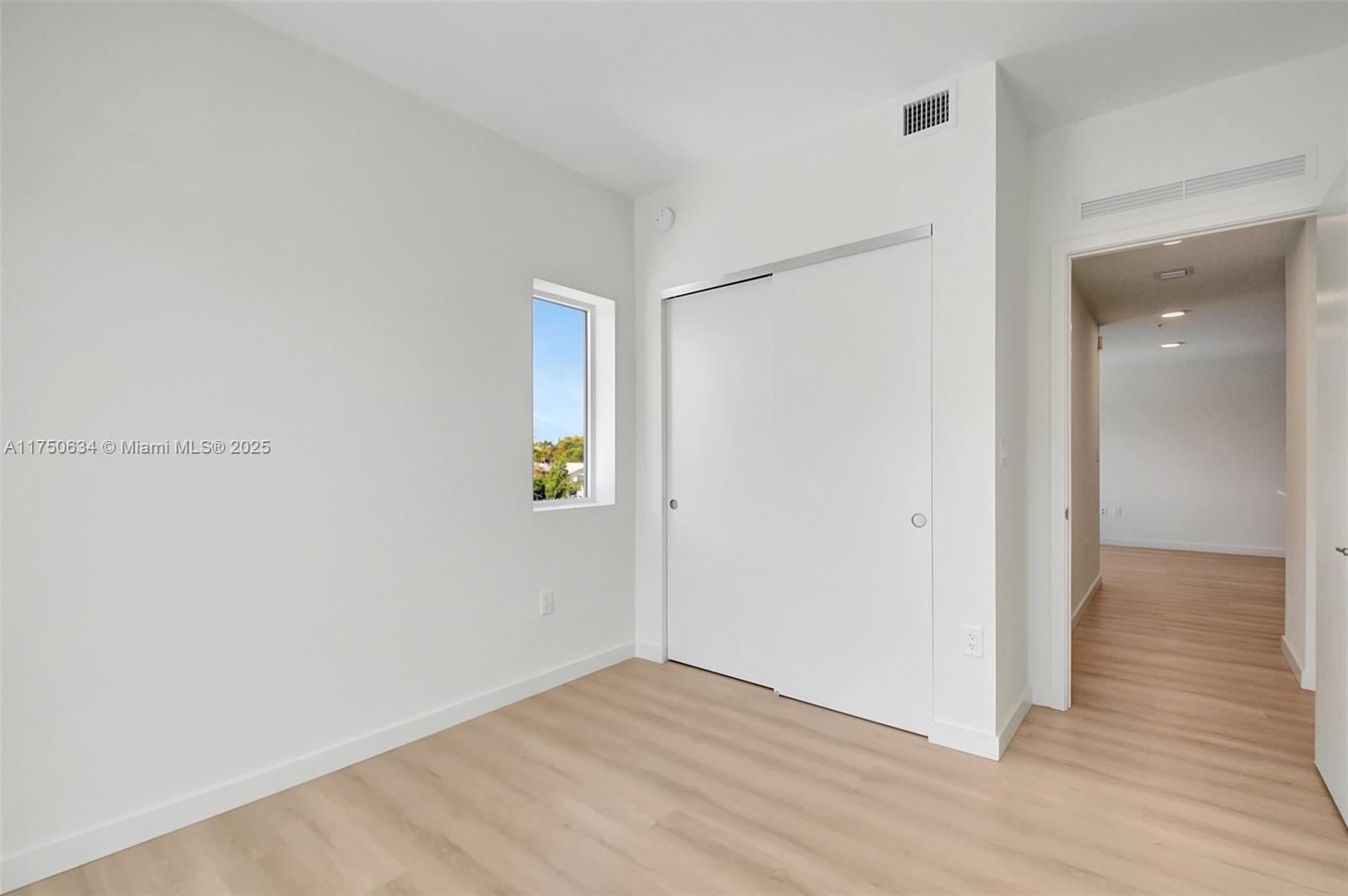 1715 N Dixie Hwy 2208 Property Photo 10