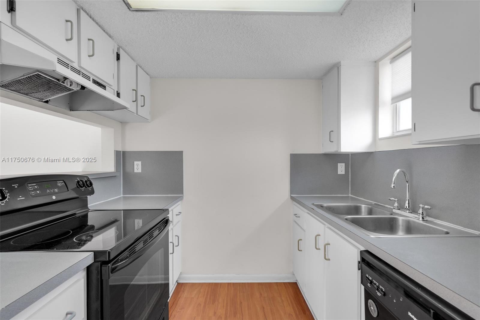 29 Santillane Ave 7 Property Photo 11