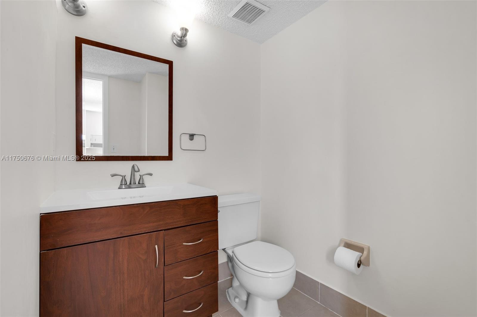 29 Santillane Ave 7 Property Photo 12