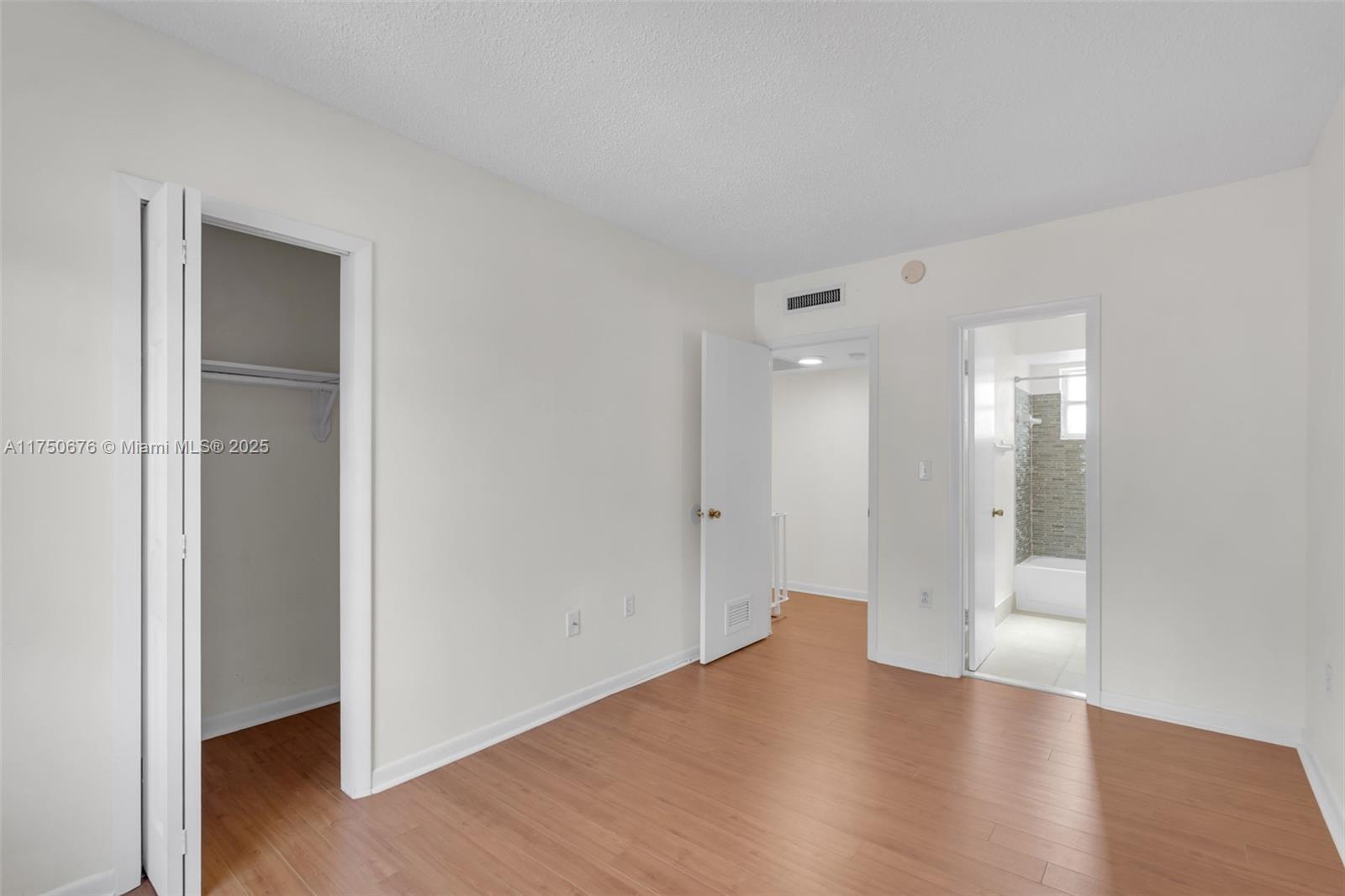 29 Santillane Ave 7 Property Photo 17