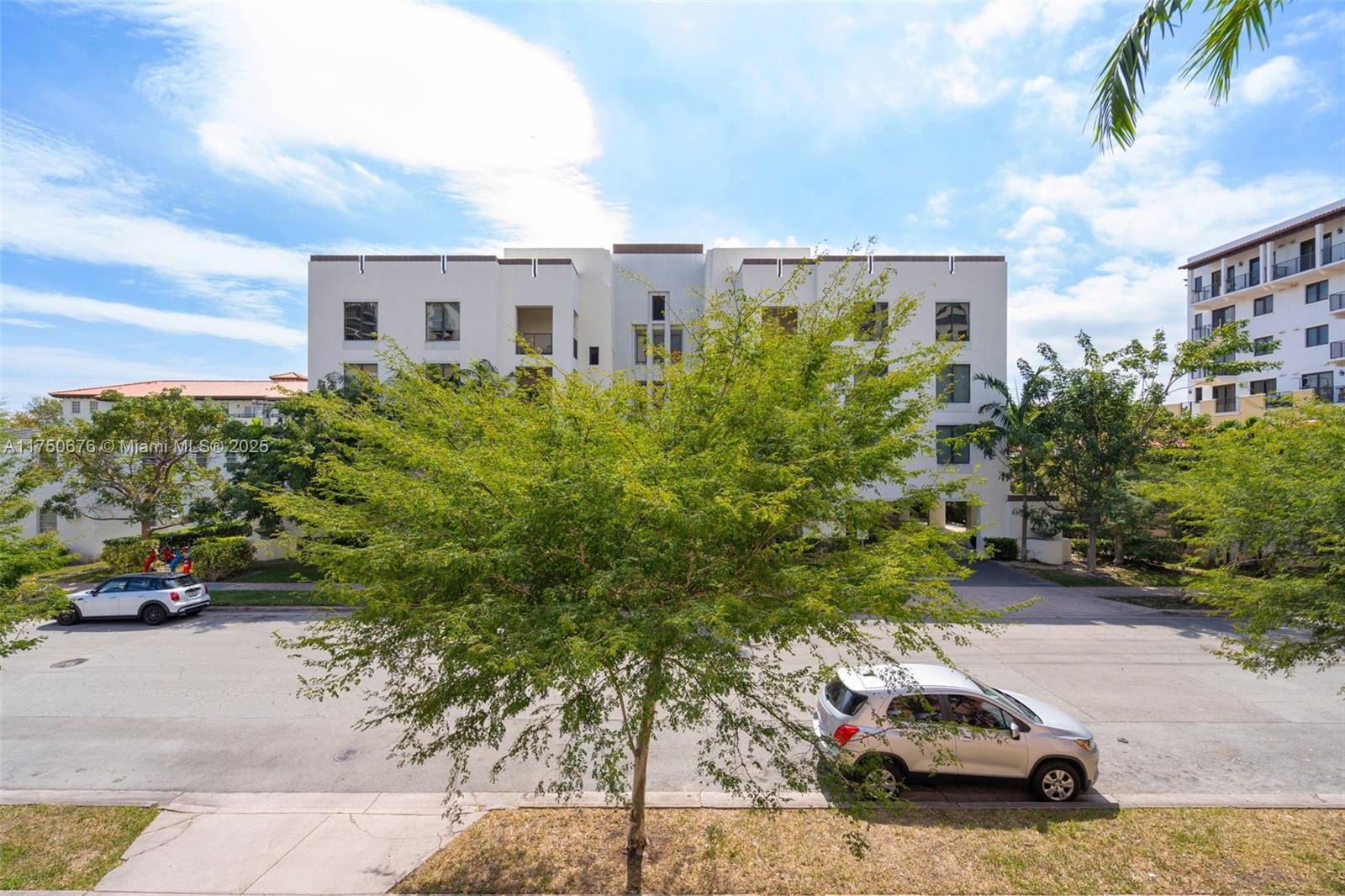 29 Santillane Ave 7 Property Photo 21