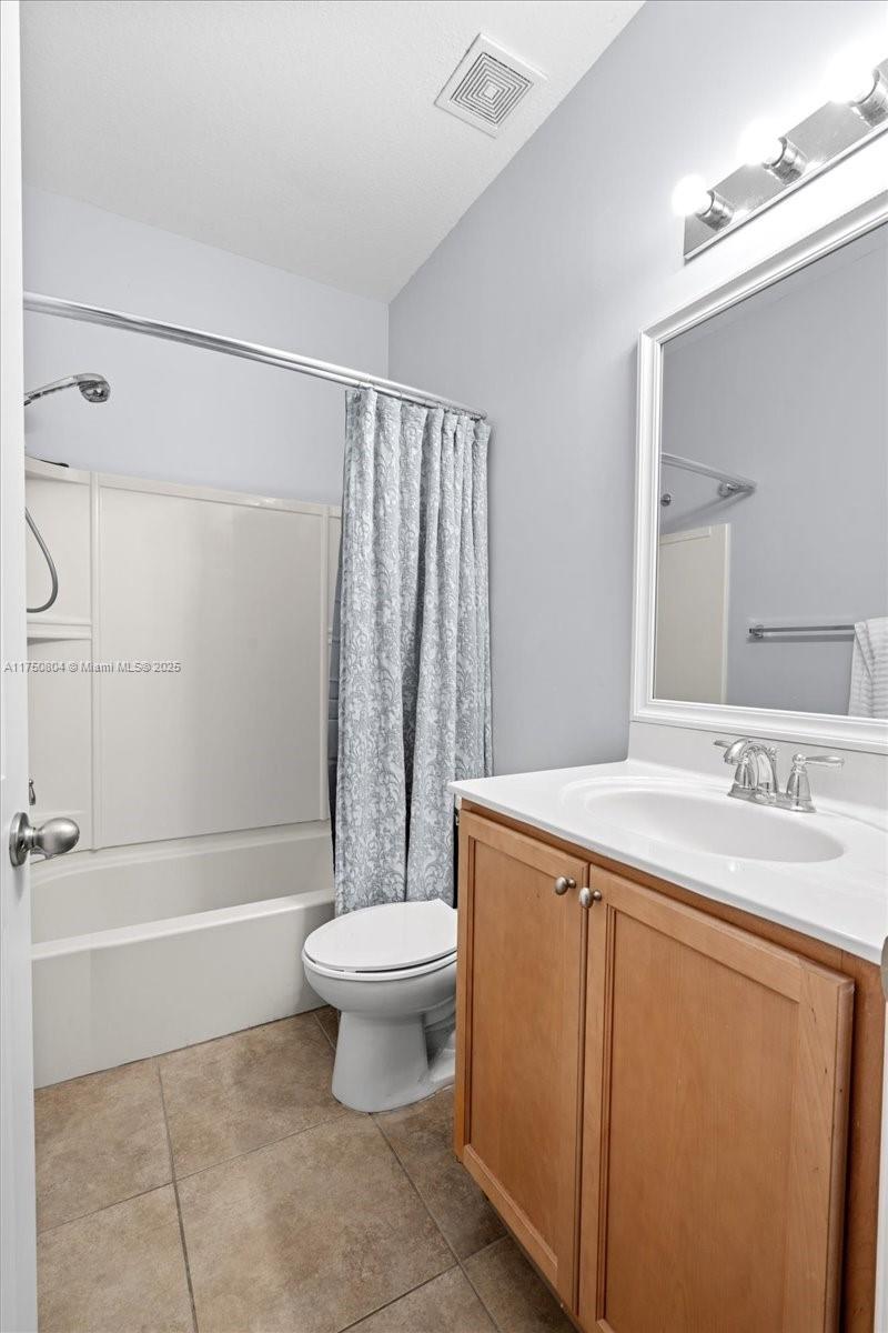 561 Ne 33rd Ter Property Photo 43
