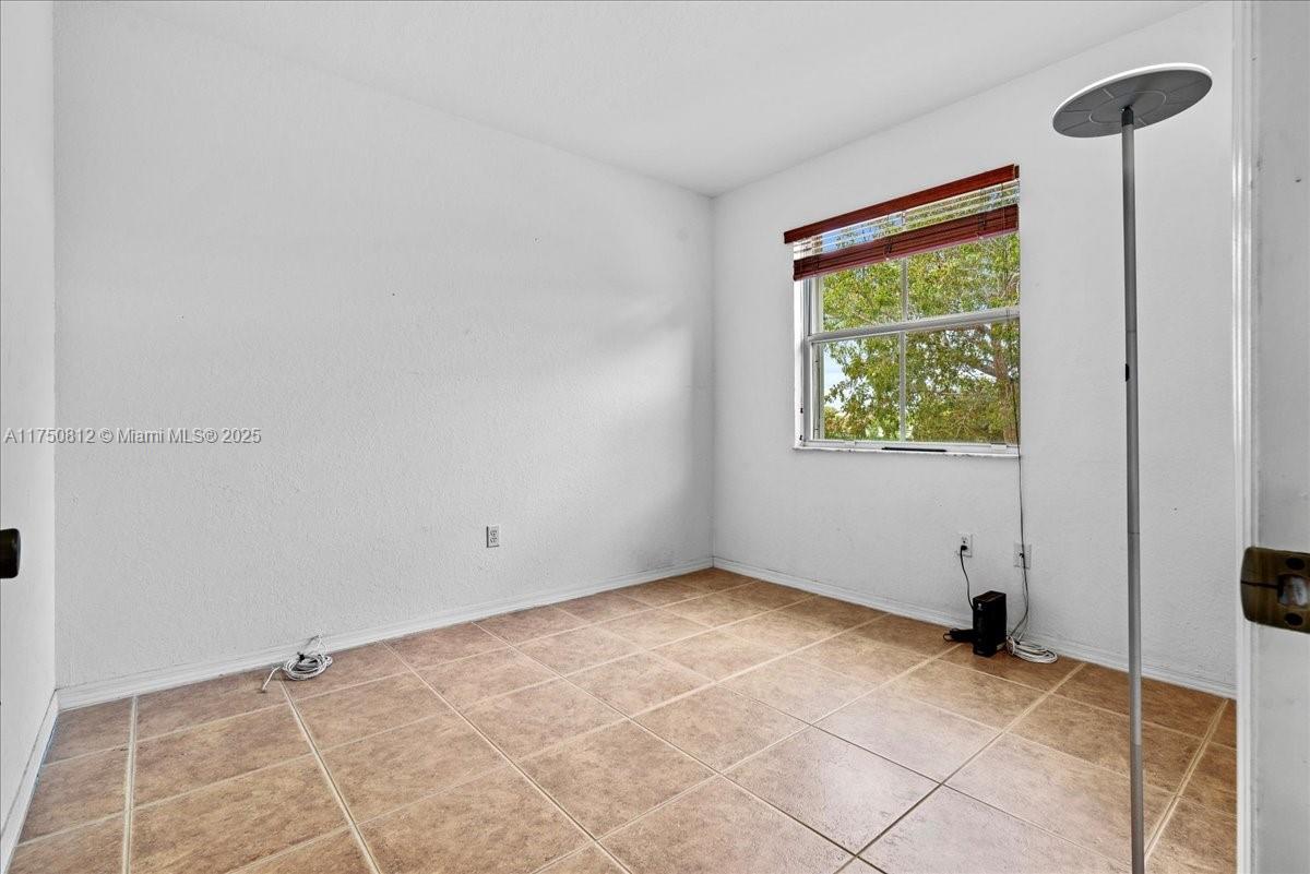 1597 Se 20th Ter Property Photo 10