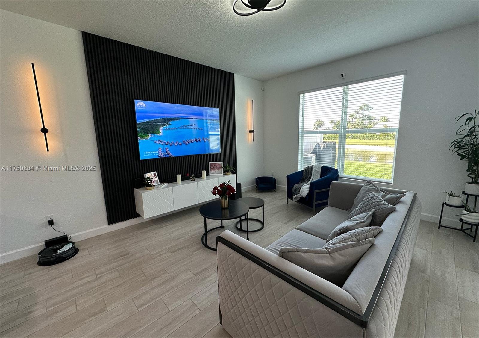 4151 Lagoon Shore Dr 4151 Property Photo 5