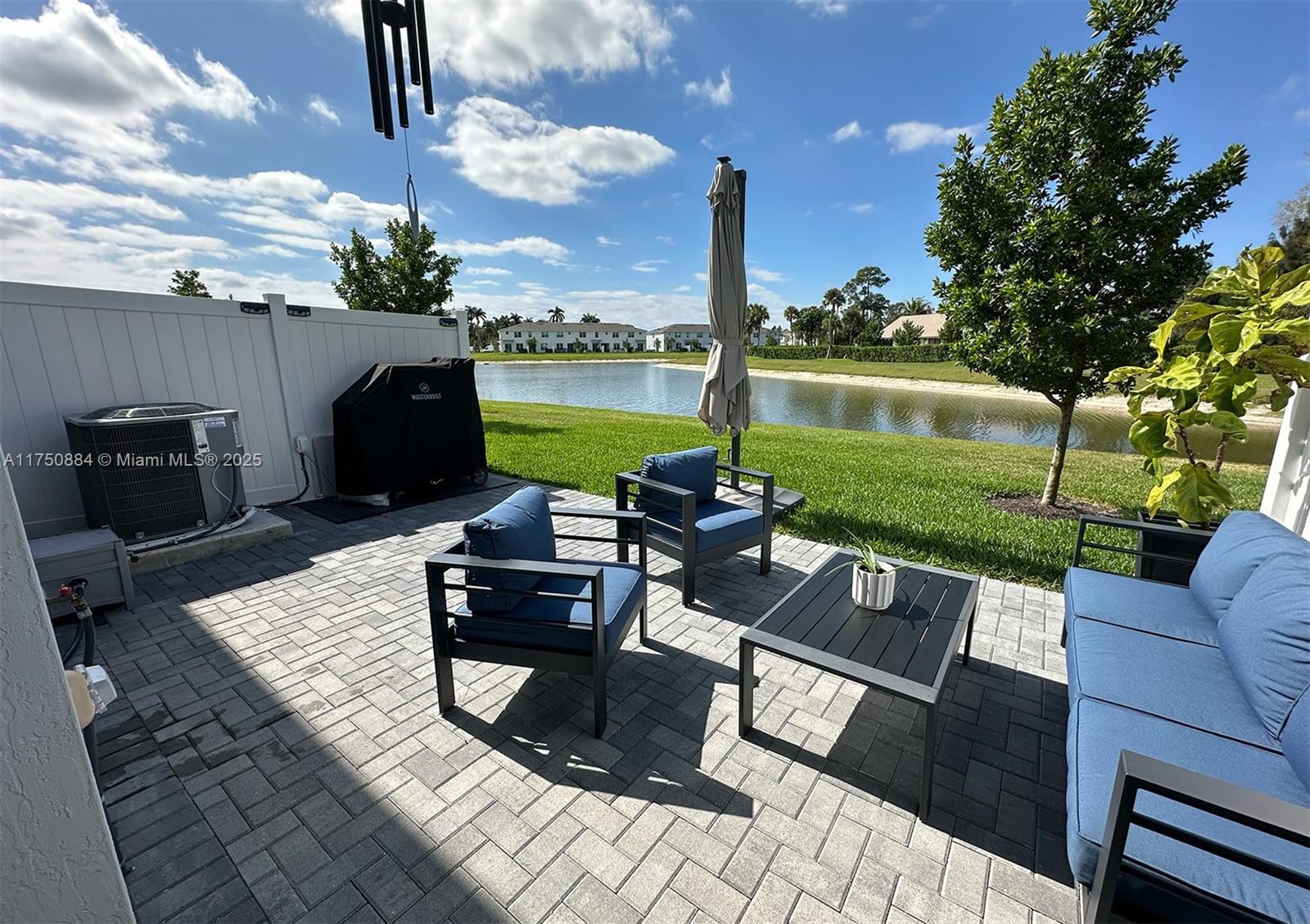 4151 Lagoon Shore Dr 4151 Property Photo 10