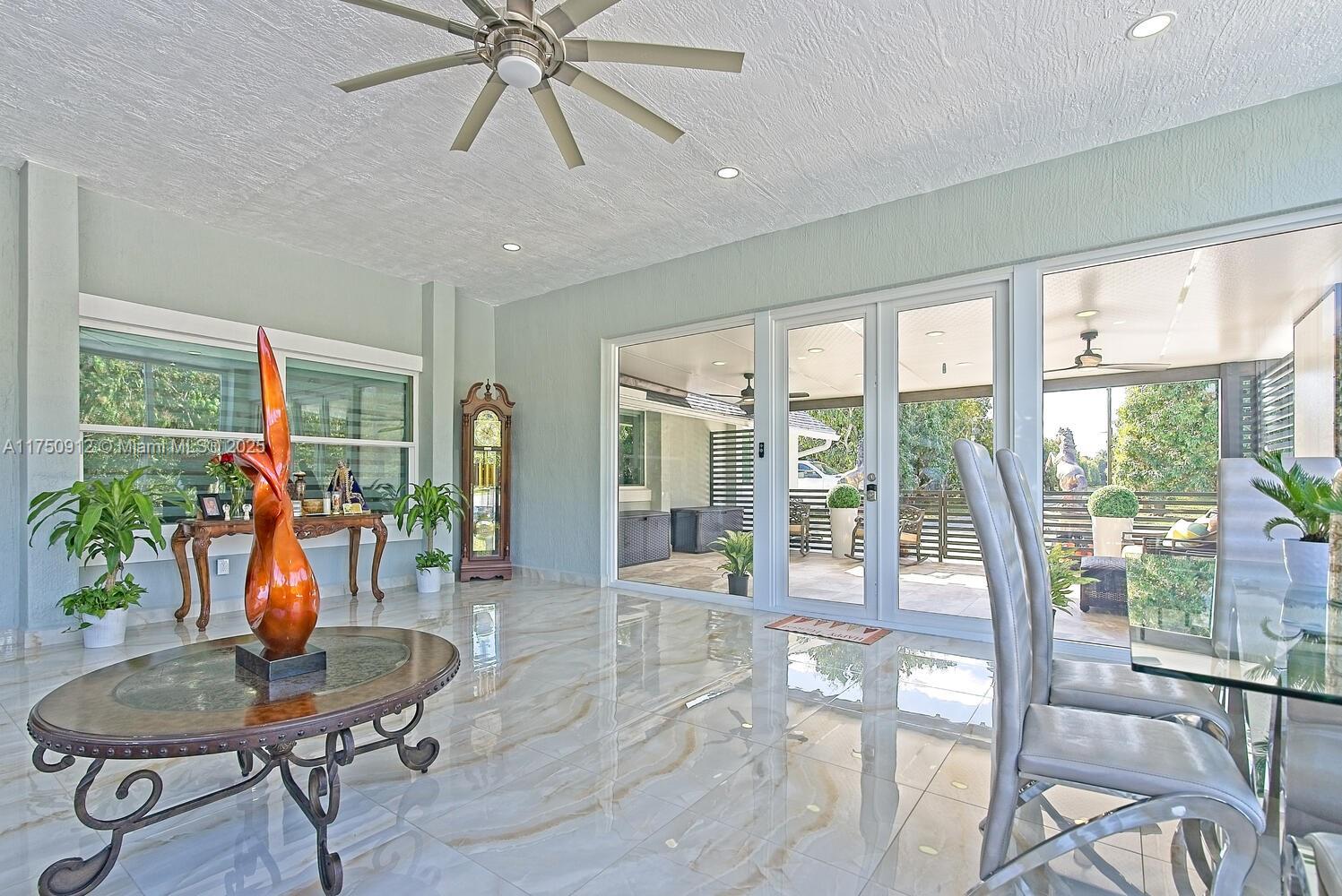 18955 Sw 264 Street Property Photo 5