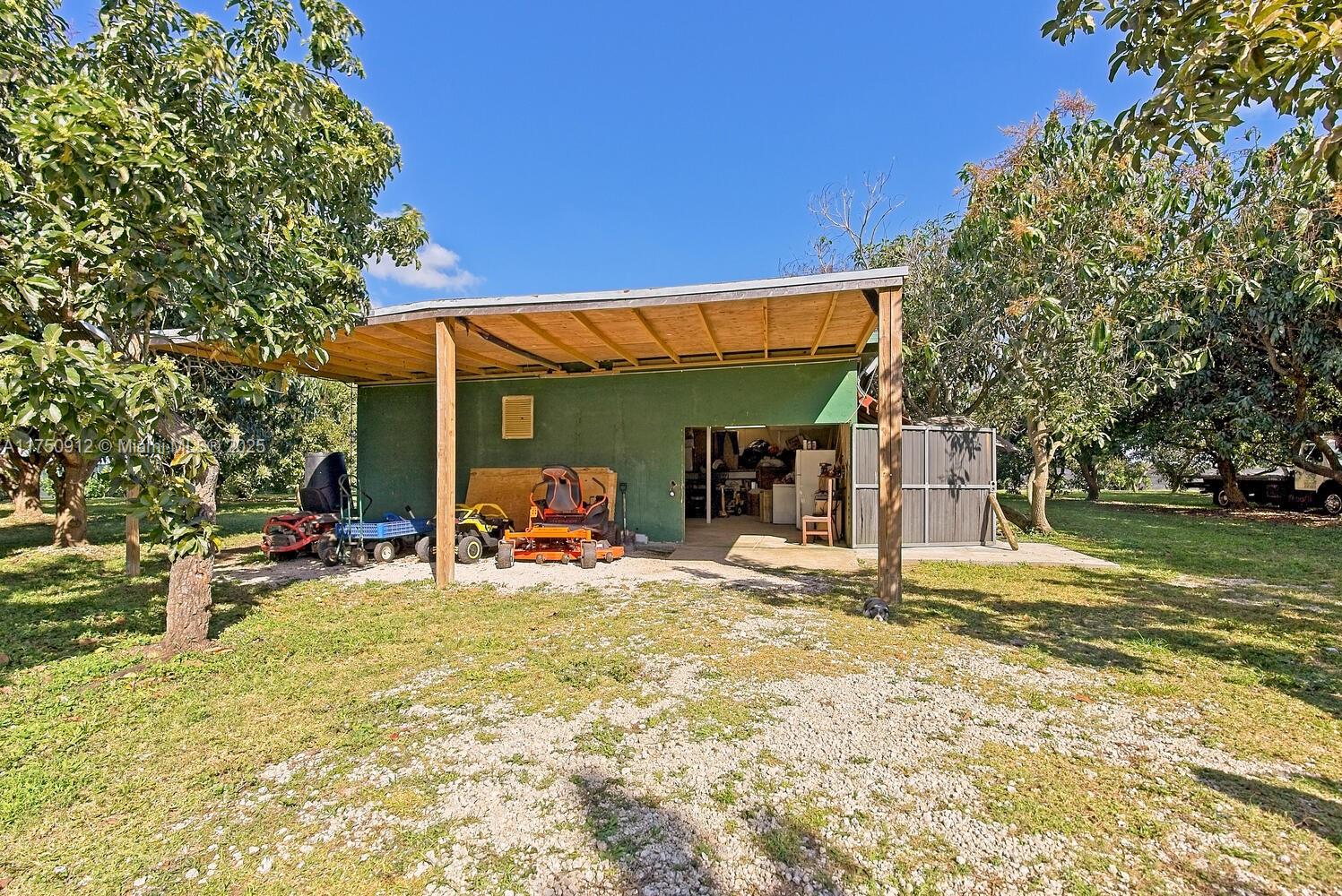 18955 Sw 264 Street Property Photo 43