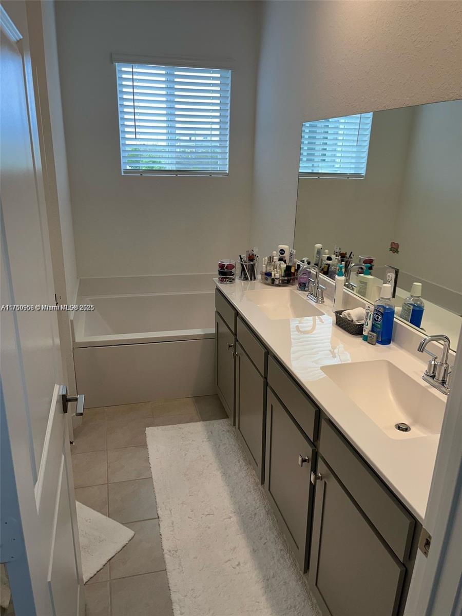 861 Se 16th Property Photo 6