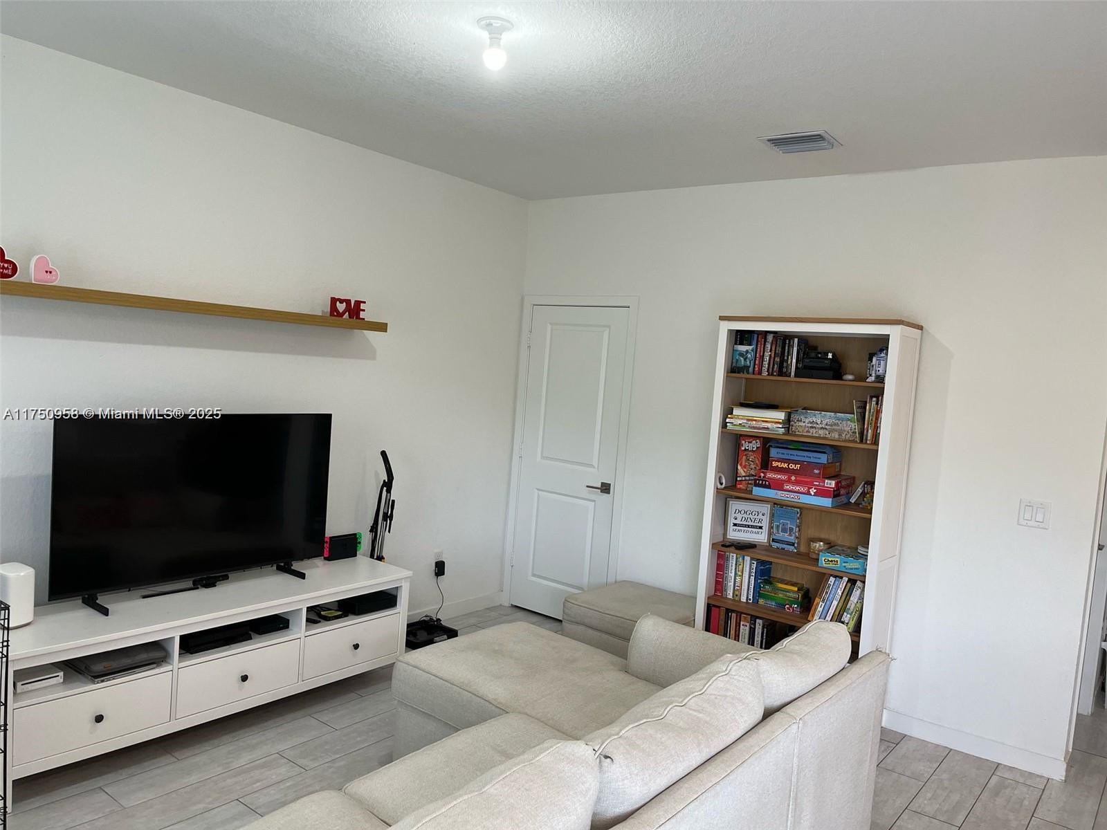 861 Se 16th Property Photo 16