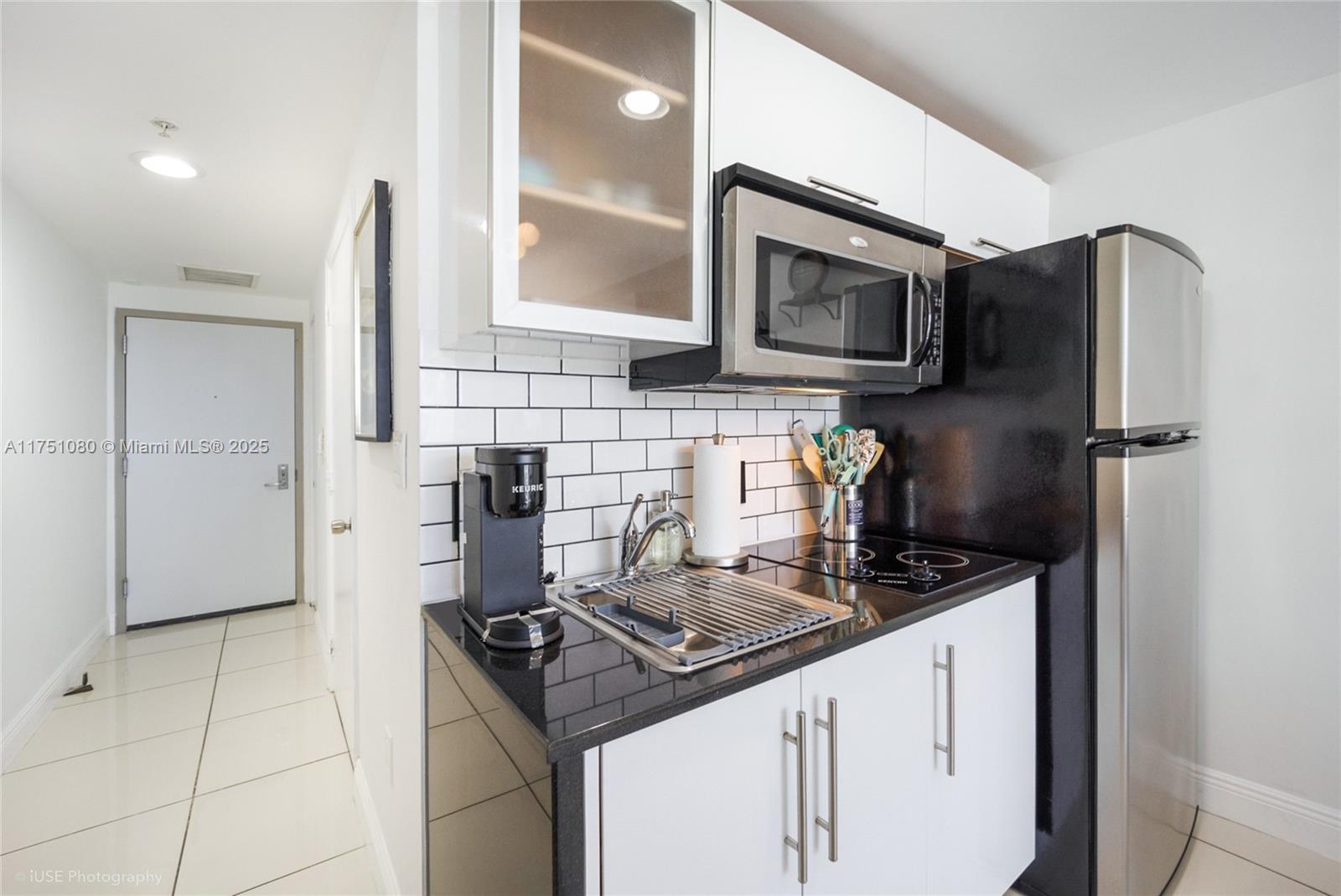 1750 N Bayshore Dr 1214 Property Photo 4