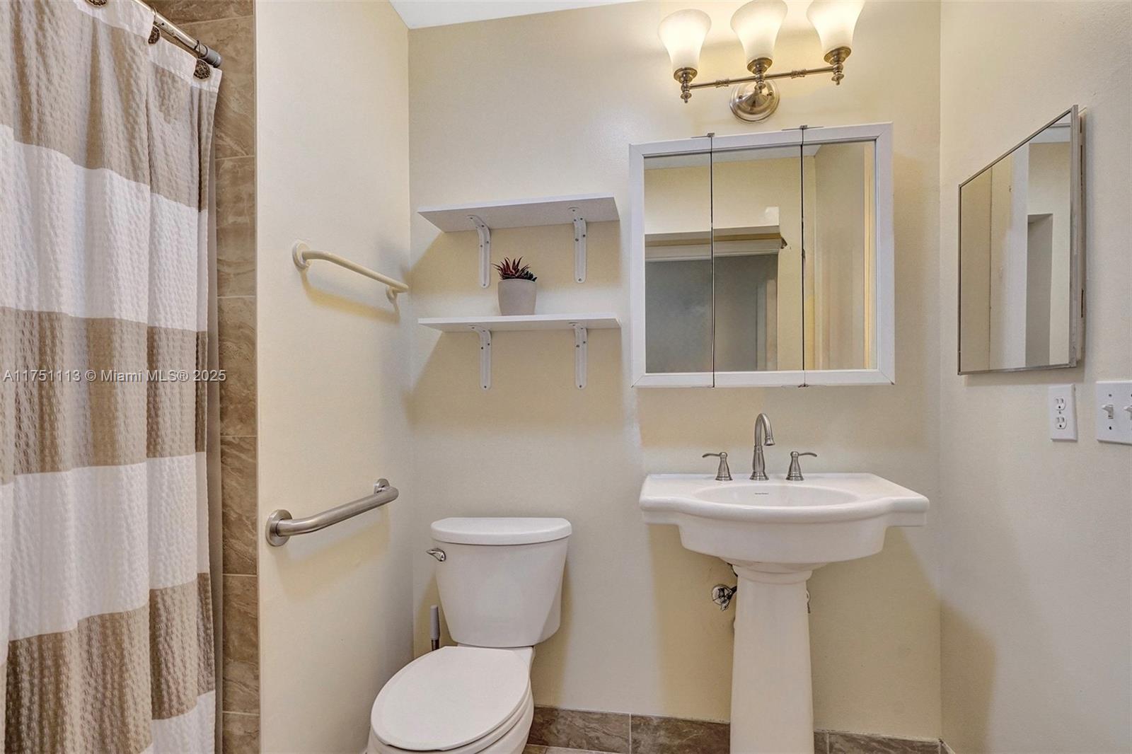 333 Sw Confidential Ter Property Photo 7
