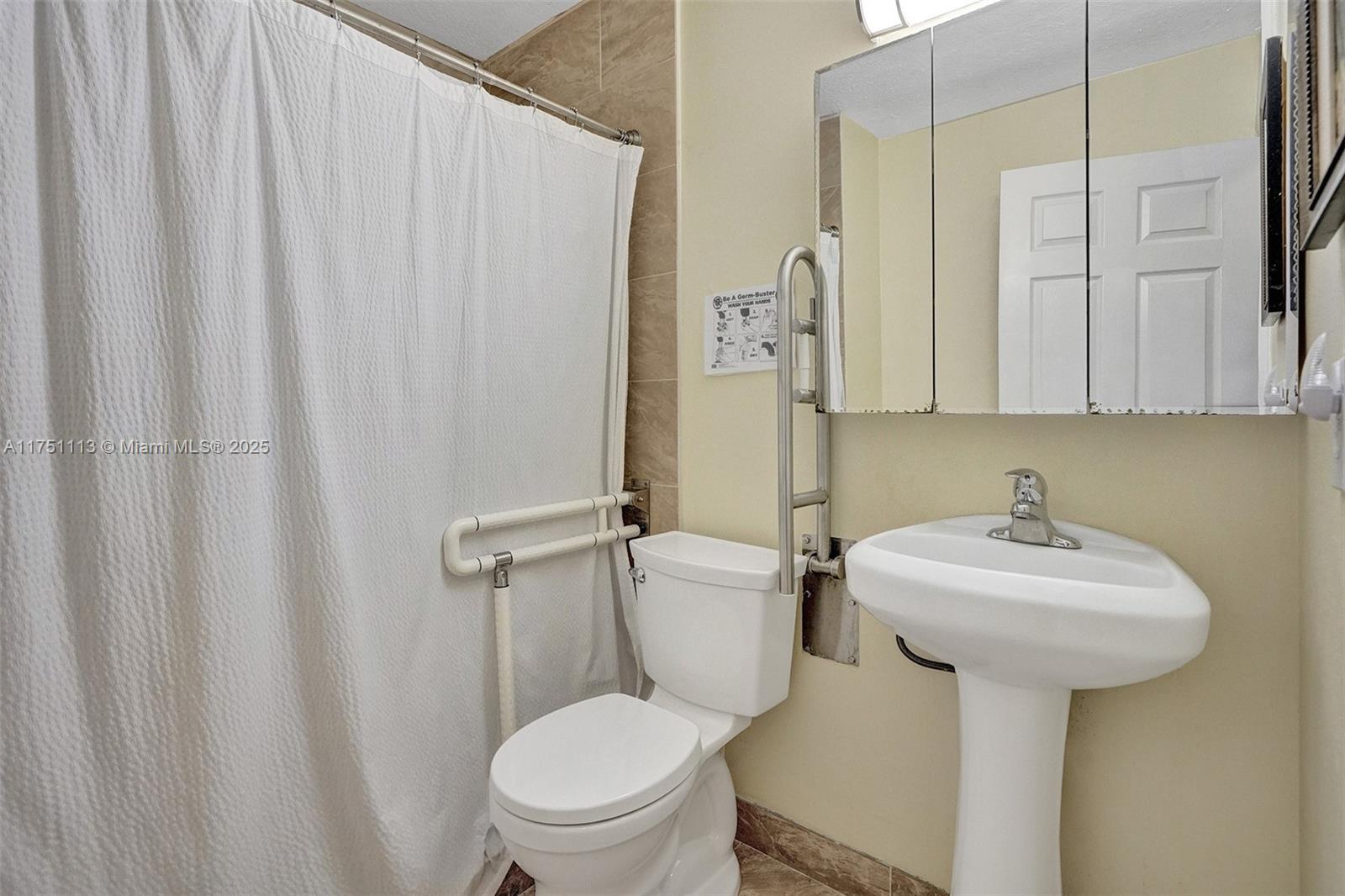 333 Sw Confidential Ter Property Photo 12