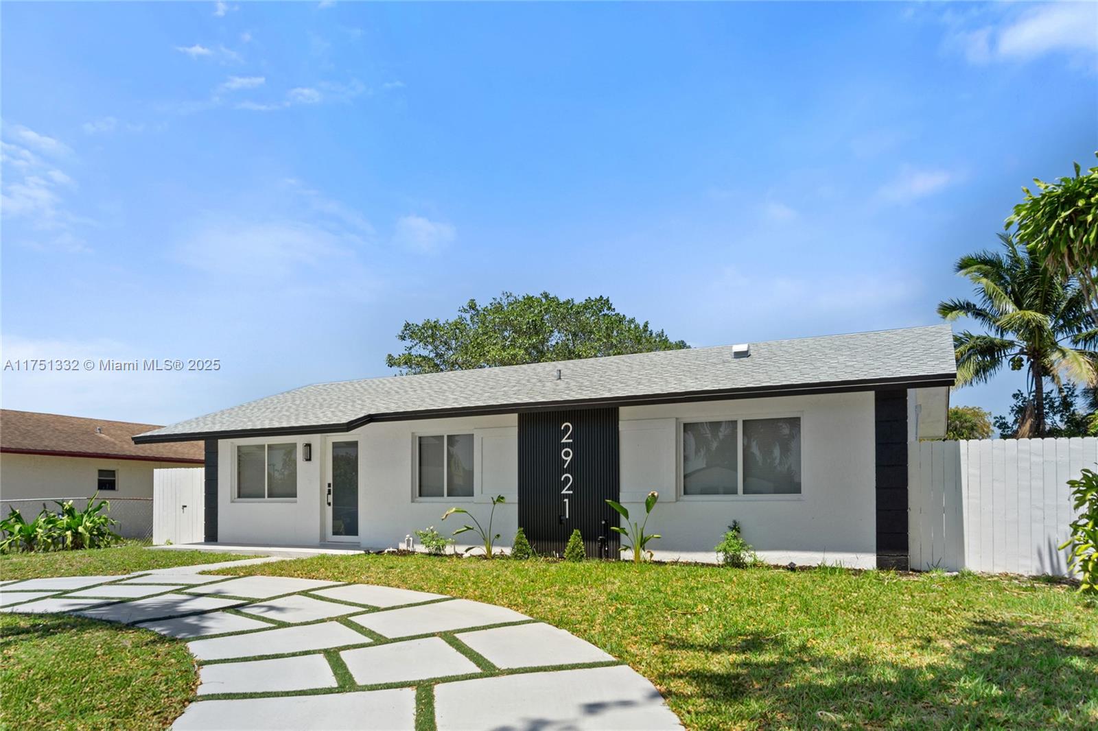 2921 Nw 9th St Property Photo