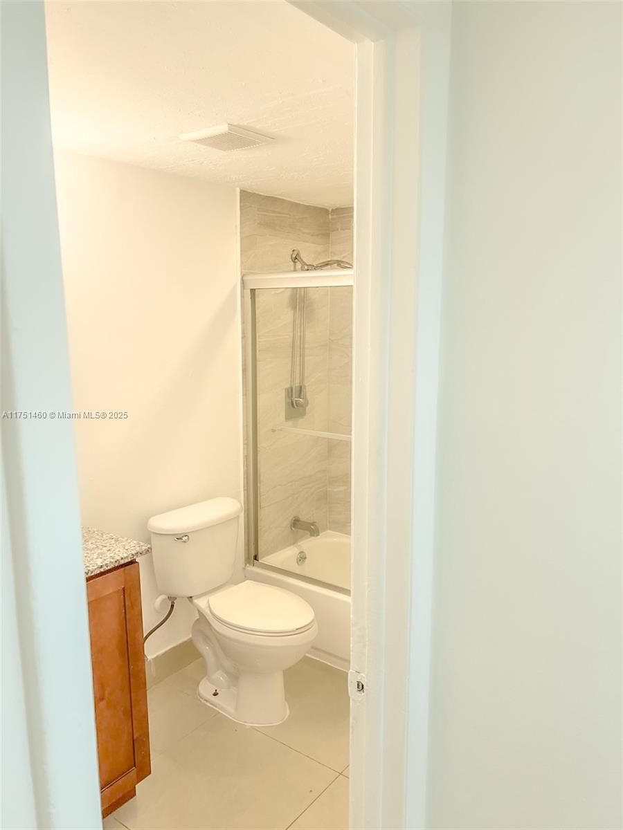 3610 Nw 21st St 104 Property Photo 12