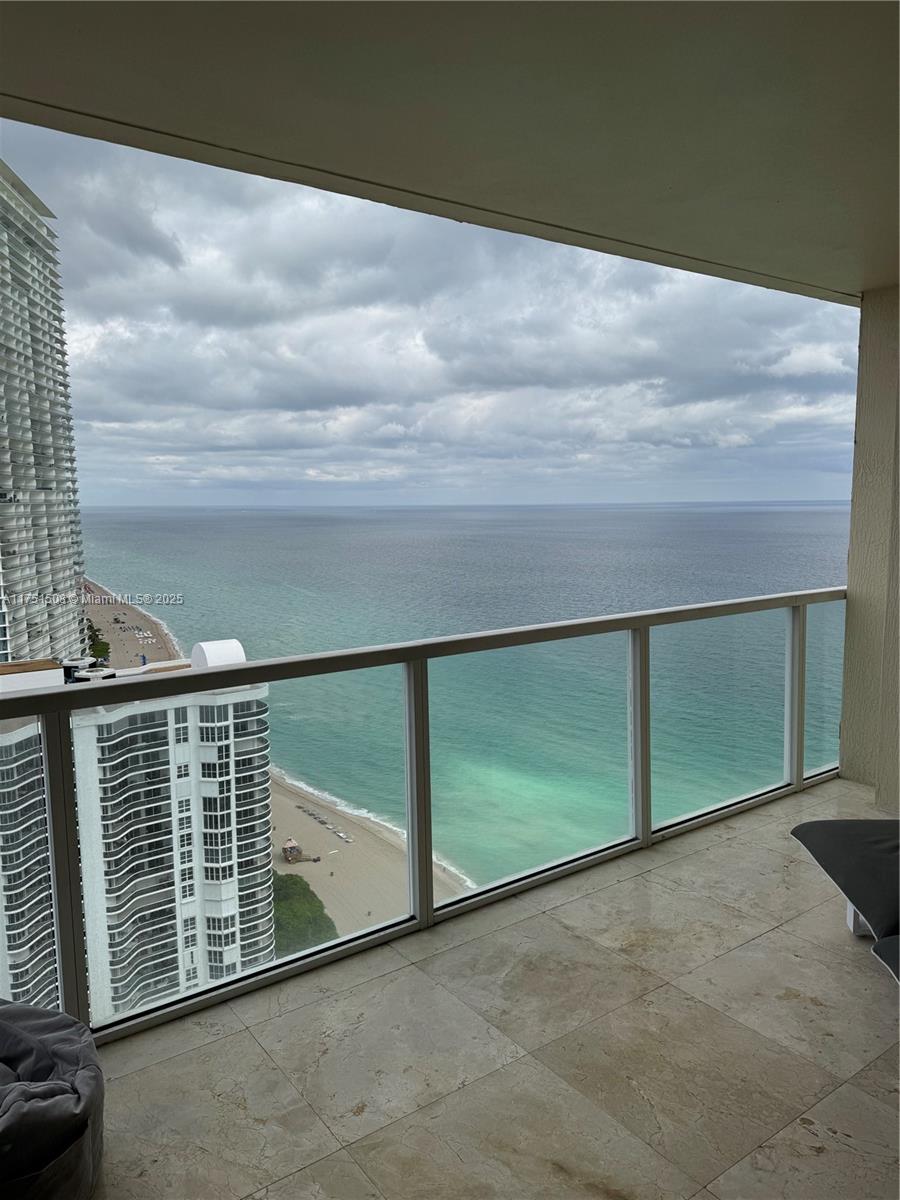 16699 Collins Ave 3905 Property Photo 1