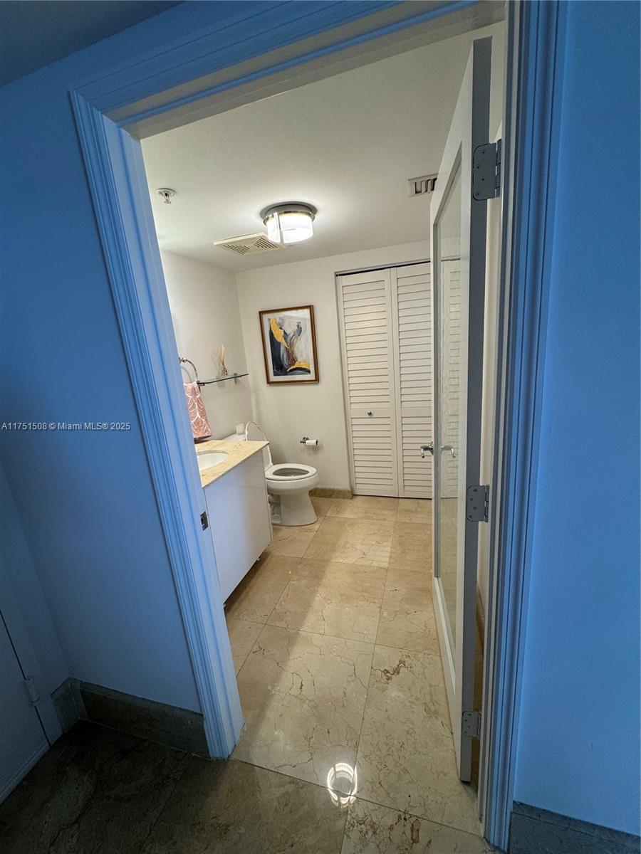 16699 Collins Ave 3905 Property Photo 13