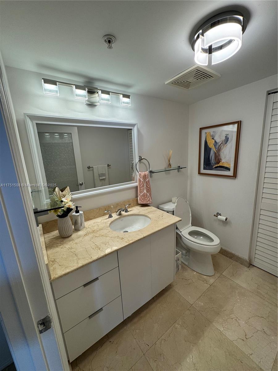 16699 Collins Ave 3905 Property Photo 14