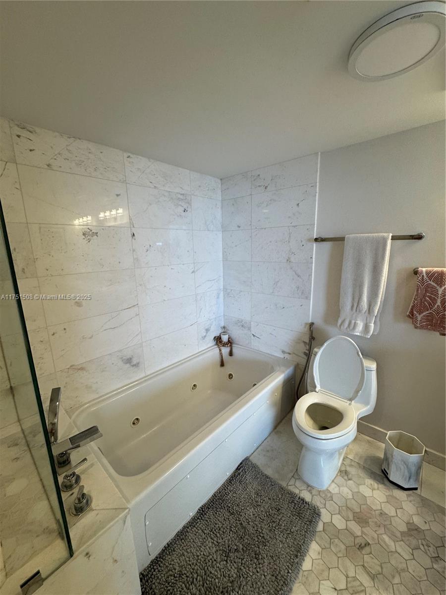 16699 Collins Ave 3905 Property Photo 20