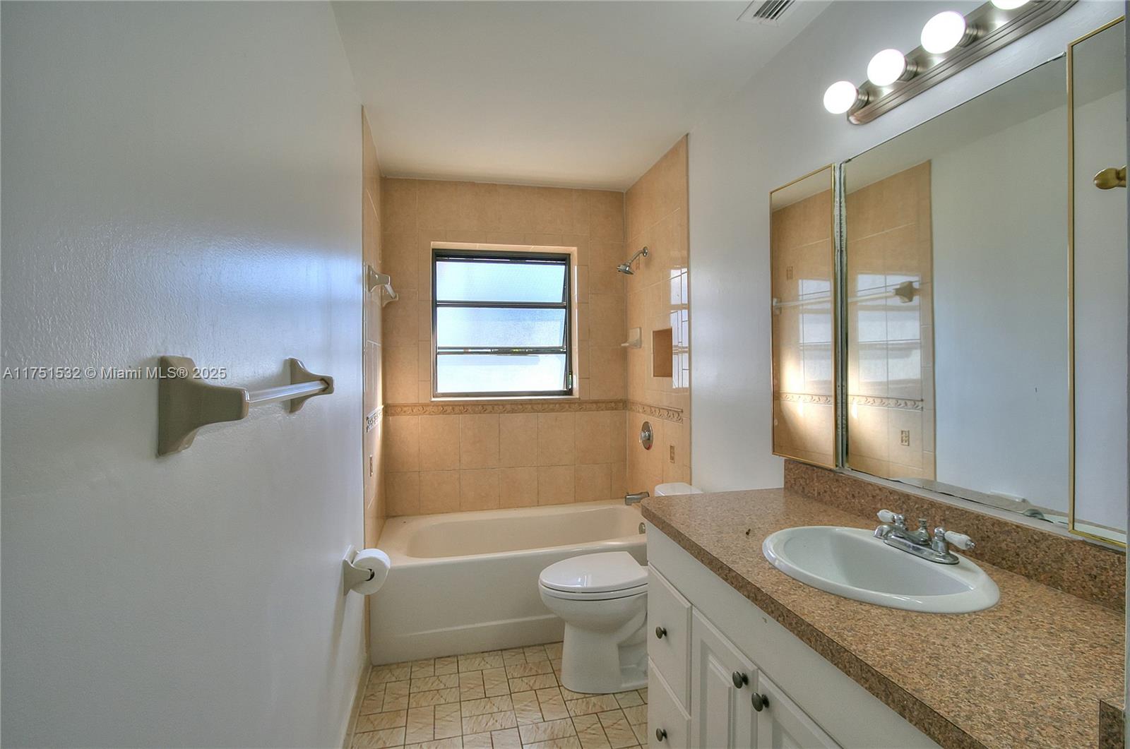 28 Bonefish Ave Property Photo 11