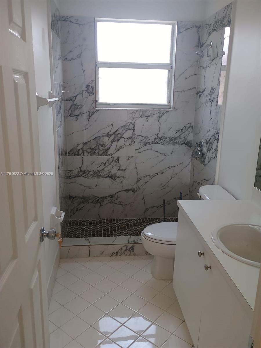 1490 Ne 33rd Ave 102-13 Property Photo 13