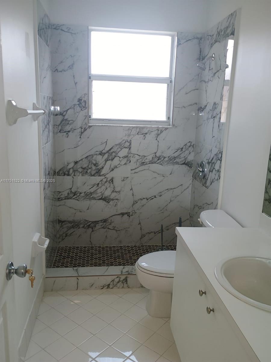 1490 Ne 33rd Ave 102-13 Property Photo 15