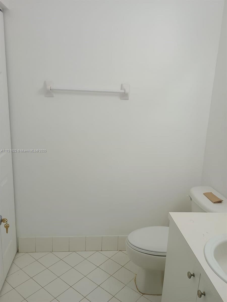 1490 Ne 33rd Ave 102-13 Property Photo 24