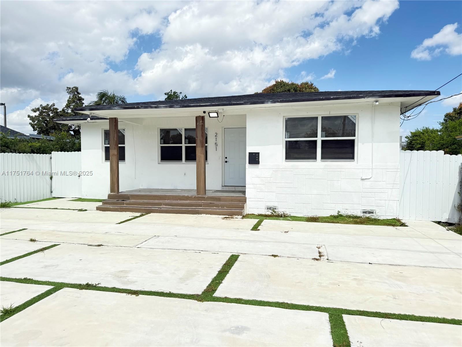 2151 NW 59th St Property Photo 1