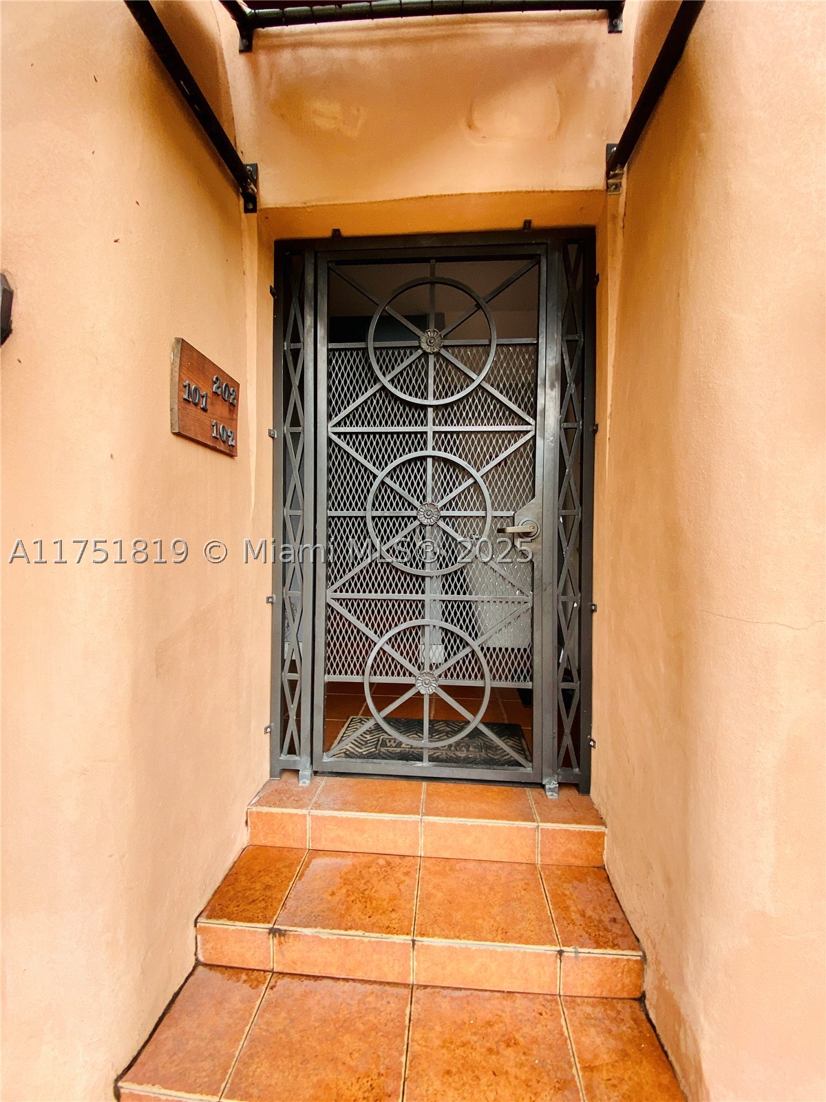 200 Azure Way Property Photo 9