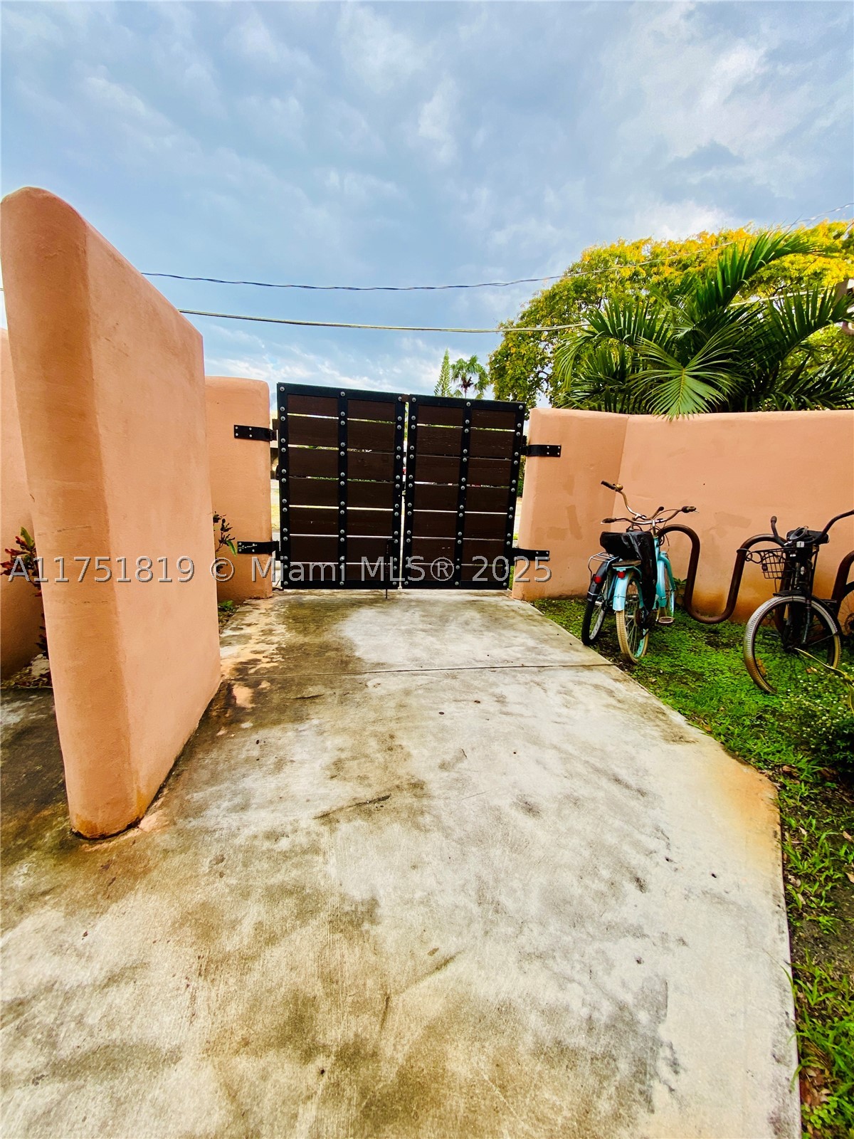 200 Azure Way Property Photo 13