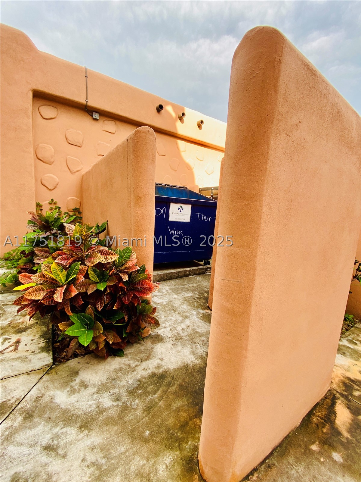 200 Azure Way Property Photo 15