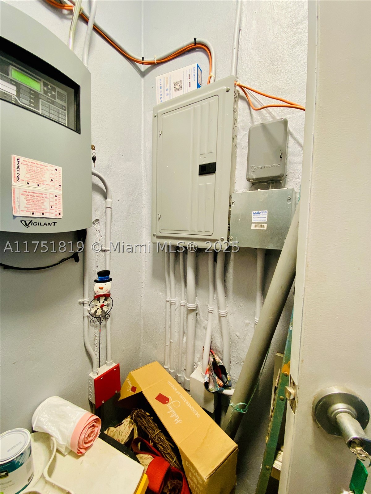 200 Azure Way Property Photo 30