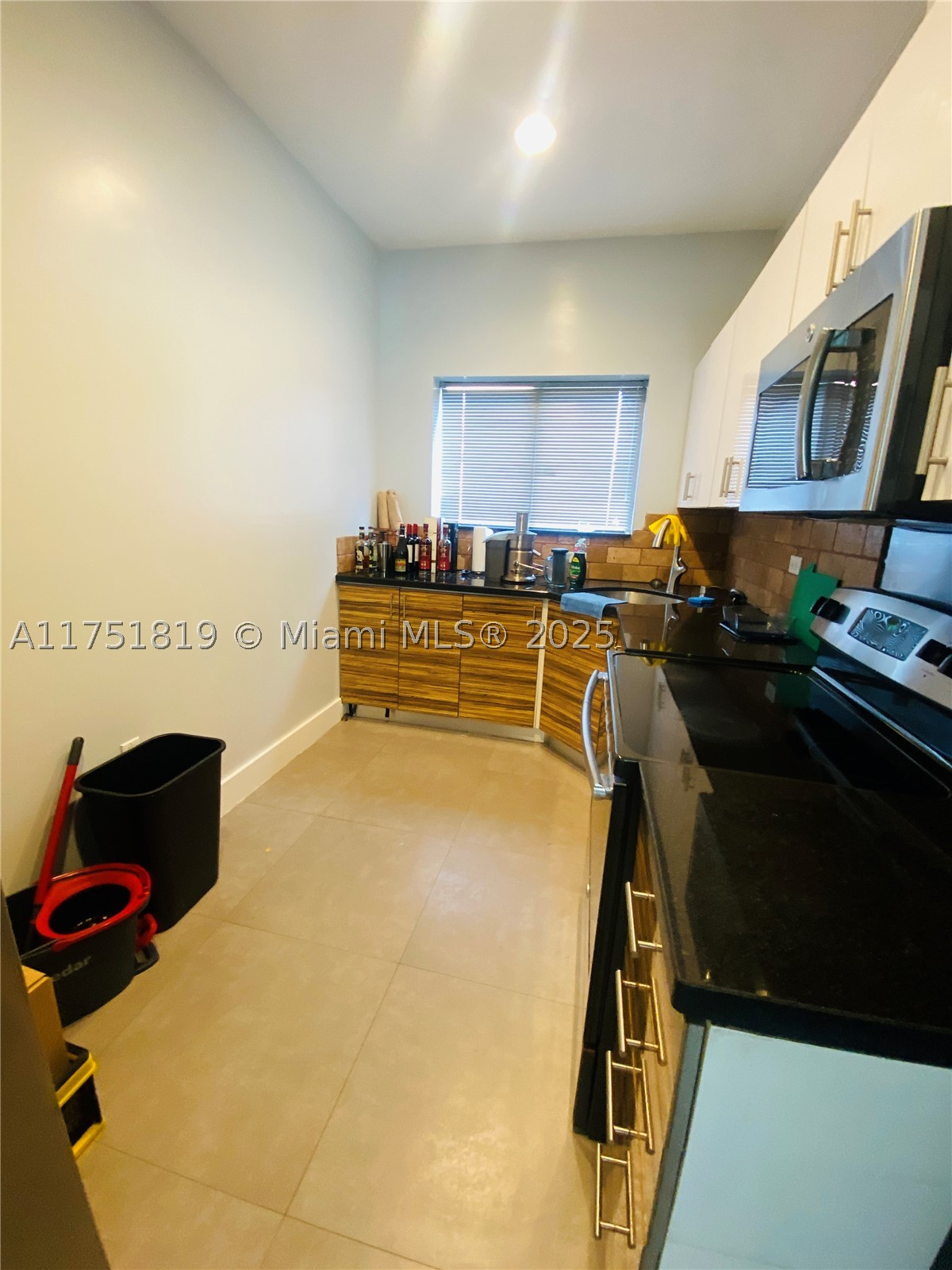 200 Azure Way Property Photo 47