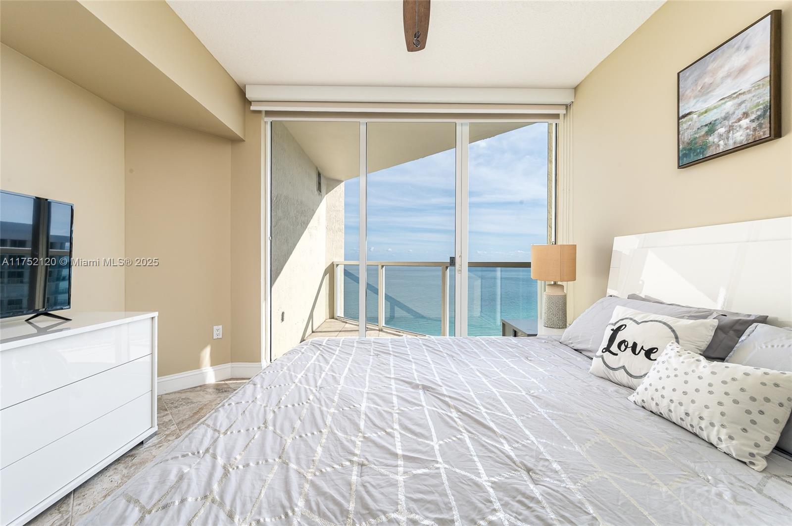 16699 Collins Ave 3010 Property Photo 11