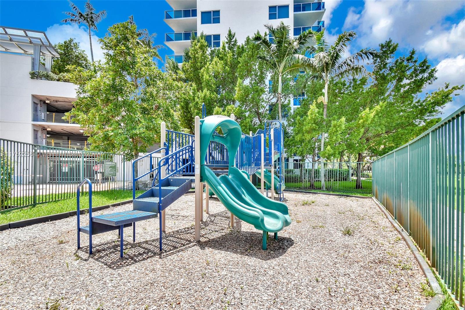 2681 N Flamingo Rd 1103s Property Photo 22