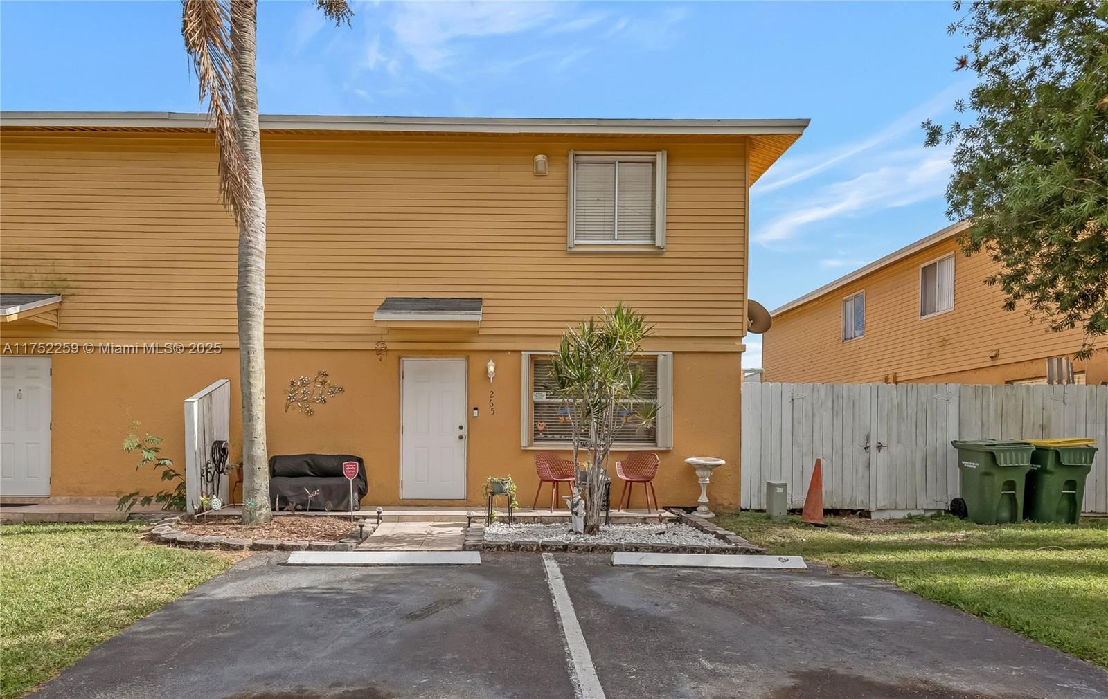 265 NE 12th Ave 265 Property Photo 1