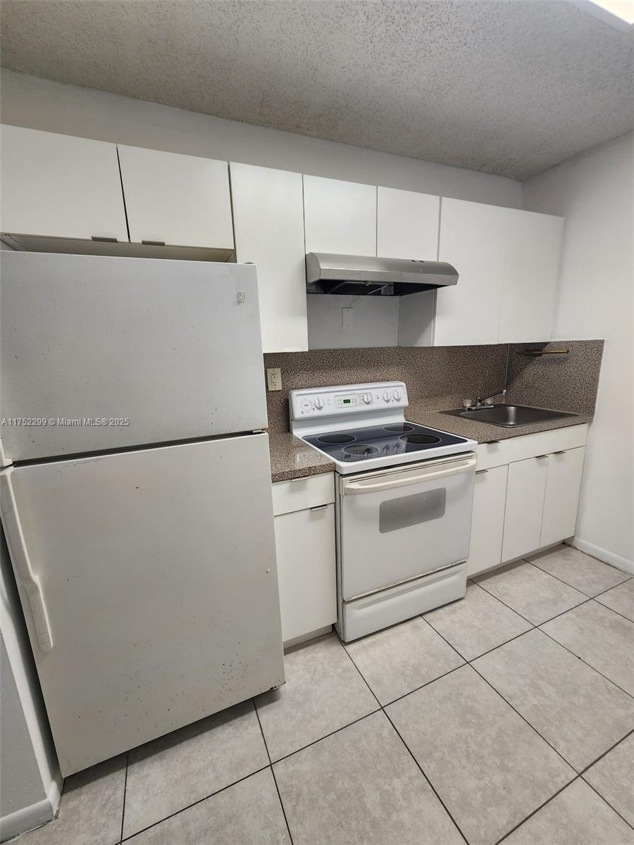 7000 Nw 186th St 4-424a Property Photo 4