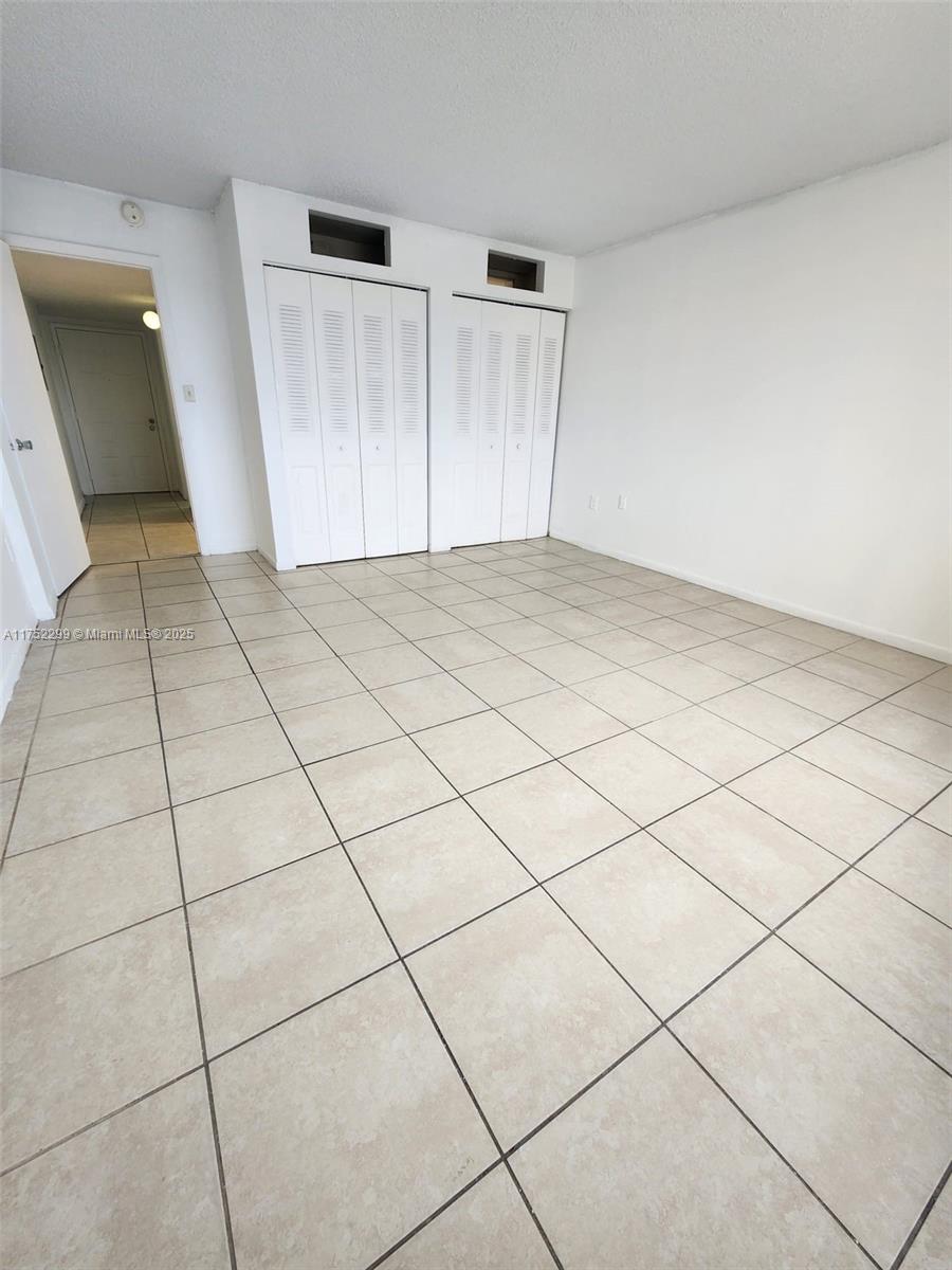 7000 Nw 186th St 4-424a Property Photo 11