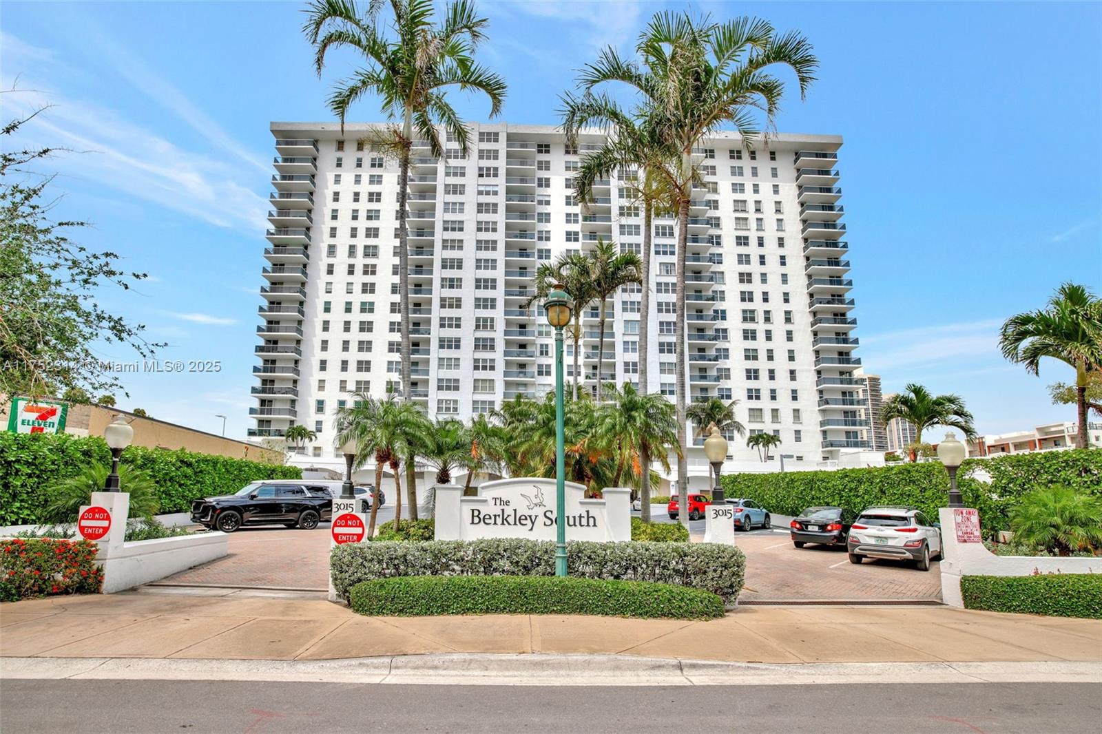 3015 N Ocean Blvd 5B Property Photo 1