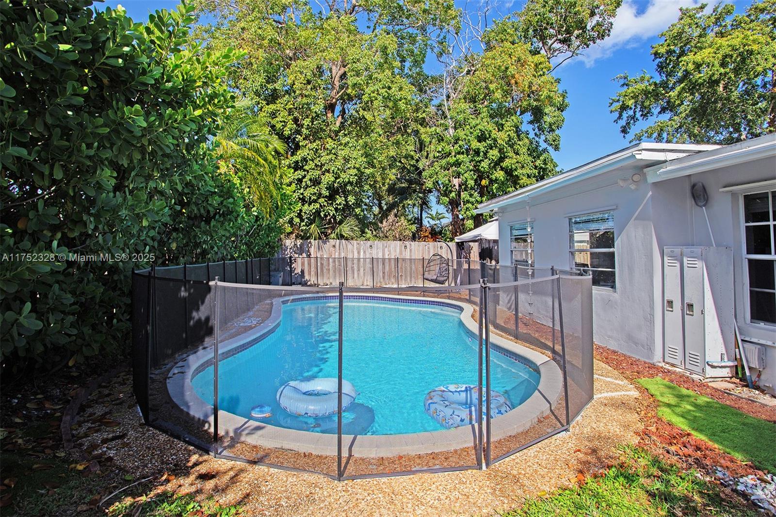 8121 Nw 72nd Ave . Property Photo