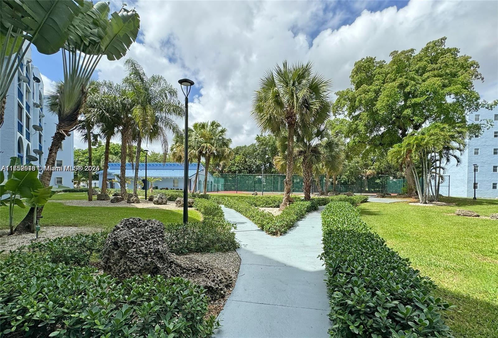 9460 Fontainebleau Blvd 132 Property Photo 4